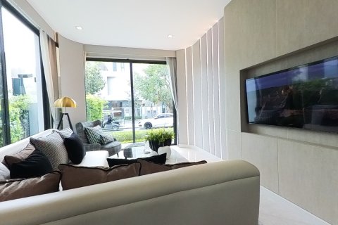Chalet de 3 dormitorios en Lat Phrao, Bangkok, Tailandia № 165419 - foto 2