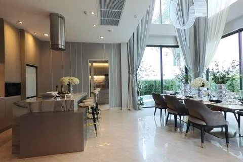 Chalet de 3 dormitorios en Lat Phrao, Bangkok, Tailandia № 165419 - foto 5