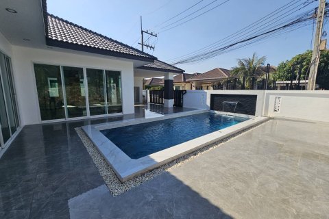 Casa de 3 dormitorios en Bang Lamung, Tailandia № 157374 - foto 15