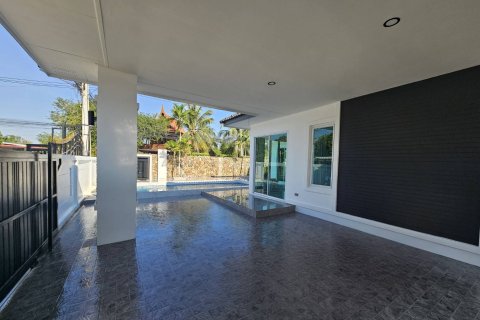 Casa de 3 dormitorios en Bang Lamung, Tailandia № 157374 - foto 5