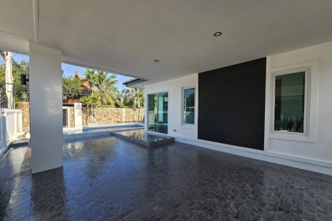 Casa de 3 dormitorios en Bang Lamung, Tailandia № 157374 - foto 4