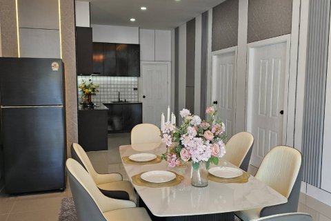 Casa de 3 dormitorios en Bang Lamung, Tailandia № 157374 - foto 19