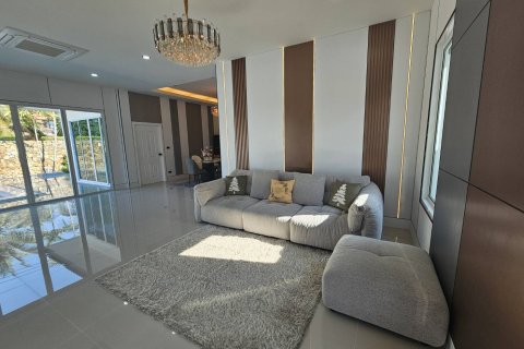 Casa de 3 dormitorios en Bang Lamung, Tailandia № 157374 - foto 14