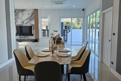 Casa de 3 dormitorios en Bang Lamung, Tailandia № 157374 - foto 23