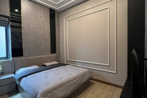 Casa de 5 dormitorios en Pattaya, Tailandia № 157372 - foto 17