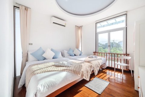 Casa de 4 dormitorios en Pattaya, Tailandia № 162873 - foto 13