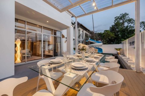 Casa de 4 dormitorios en Pattaya, Tailandia № 162873 - foto 4