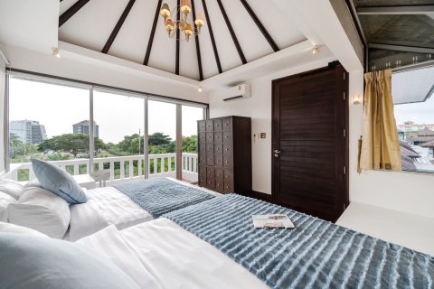 Casa de 4 dormitorios en Pattaya, Tailandia № 162873 - foto 15
