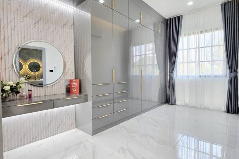 House in Bang Lamung, Thailand 4 bedrooms № 162871 - photo 23