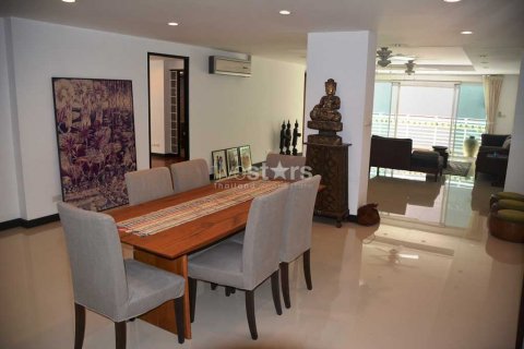 Condominio de 4 dormitorios en Bangkok, Tailandia № 66948 - foto 2