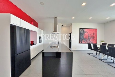 House in Pattaya, Thailand 3 bedrooms № 198232 - photo 7