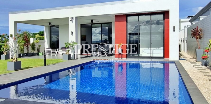 House in Pattaya, Thailand 3 bedrooms № 198232