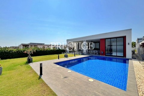 House in Pattaya, Thailand 3 bedrooms № 198232 - photo 22
