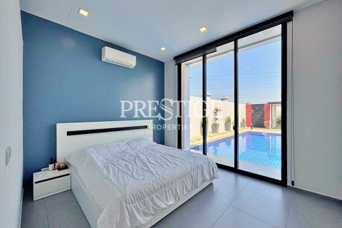 House in Pattaya, Thailand 3 bedrooms № 198232 - photo 9