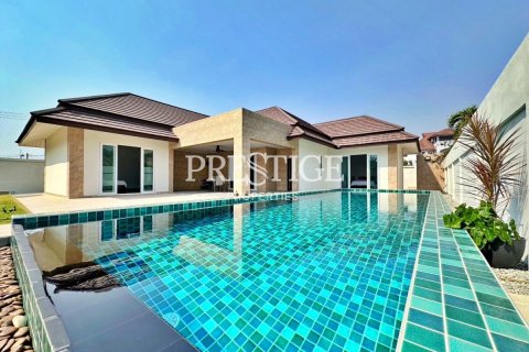 Casa de 3 dormitorios en Pattaya, Tailandia № 198231