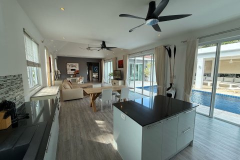 Chalet de 3 dormitorios en Hua Hin, Tailandia № 148502 - foto 3