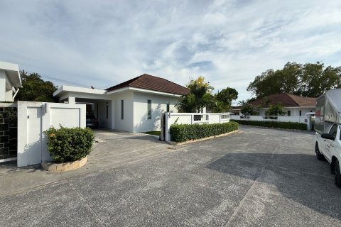 Chalet de 3 dormitorios en Hua Hin, Tailandia № 148502 - foto 2