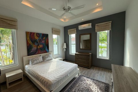 Chalet de 3 dormitorios en Hua Hin, Tailandia № 148502 - foto 10