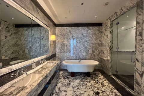 Condo à Bang Rak, Bangkok, Thaïlande, 2 chambres № 47888 - photo 17