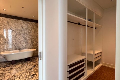 Condo à Bang Rak, Bangkok, Thaïlande, 2 chambres № 47888 - photo 18