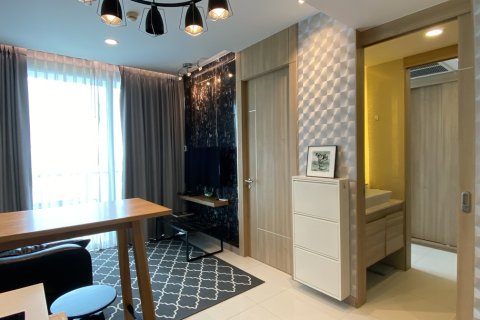 Apartamento de 2 habitaciones en Pattaya, Tailandia № 160122 - foto 3