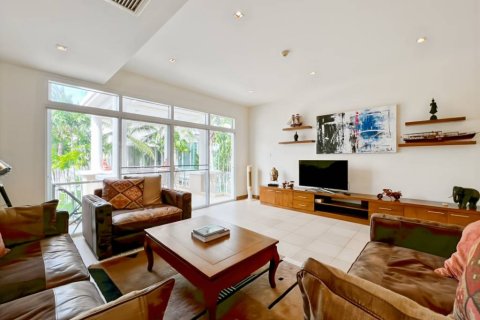 Condominio de 2 dormitorios en Cha-am, Tailandia № 146880 - foto 2