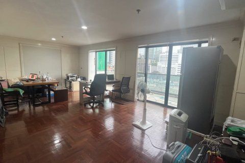 Eigentumswohnung in Watthana, Bangkok, Thailand, 3 Schlafzimmer № 200972 - Foto 14