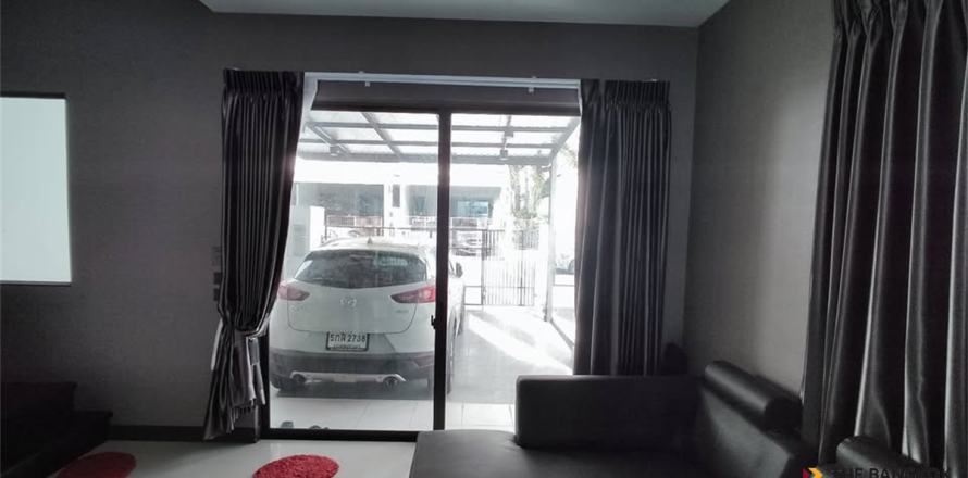 Adosado de 3 dormitorios en Bangkok, Tailandia № 189649