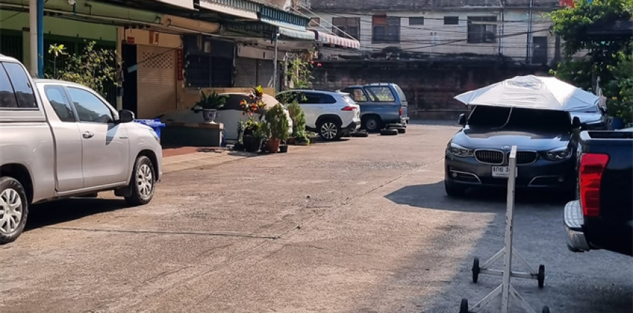 Adosado de 3 dormitorios en Bangkok, Tailandia № 189645