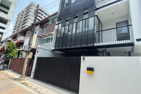 Townhouse in Bangkok, Thailand 3 bedrooms № 189650