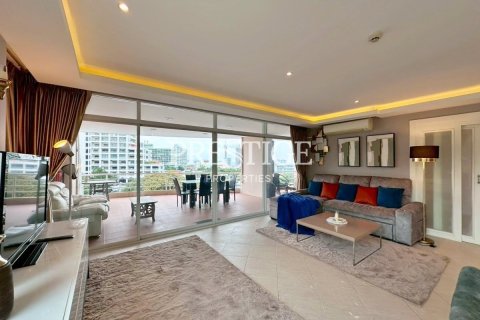 Condo in Pattaya, Thailand, 3 bedrooms  № 197881 - photo 2