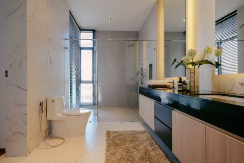 Chalet de 4 dormitorios en Pattaya, Tailandia № 150973 - foto 13