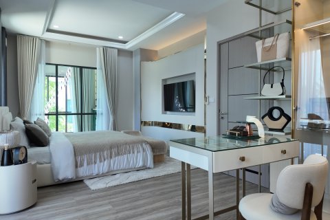 Chalet de 4 dormitorios en Pattaya, Tailandia № 150970 - foto 18