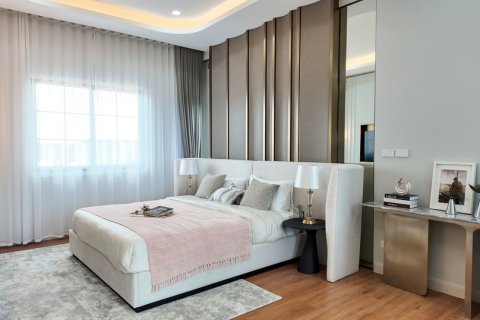 Chalet de 4 dormitorios en Pattaya, Tailandia № 150971 - foto 14
