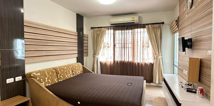 Condominio de 3 dormitorios en Bangkok, Tailandia № 187995