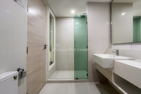 Condominio de 5 dormitorios en Bang Lamung, Tailandia № 134793 - foto 17