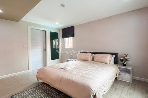 Condominio de 5 dormitorios en Bang Lamung, Tailandia № 134793 - foto 10
