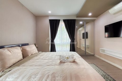 Condominio de 5 dormitorios en Bang Lamung, Tailandia № 134793 - foto 11