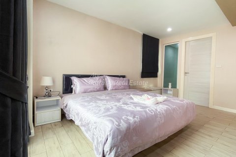 Condominio de 5 dormitorios en Bang Lamung, Tailandia № 134793 - foto 15