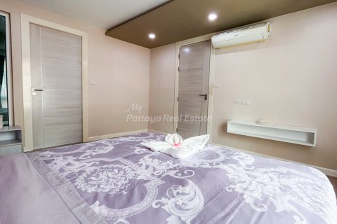 Condominio de 5 dormitorios en Bang Lamung, Tailandia № 134793 - foto 16