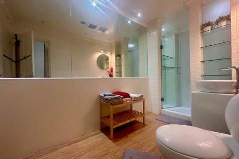 Condominio de 2 dormitorios en Bangkok, Tailandia № 65667 - foto 15
