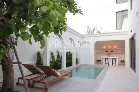 House in Pattaya, Thailand 3 bedrooms № 197945 - photo 21