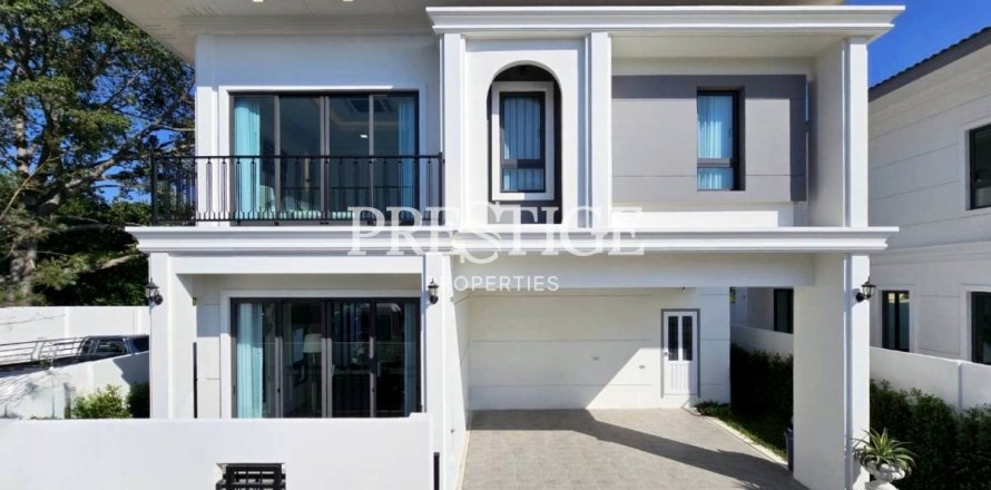 House in Pattaya, Thailand 3 bedrooms № 197945