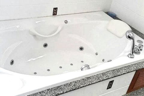 Casa de 3 dormitorios en Pattaya, Tailandia № 151658 - foto 9
