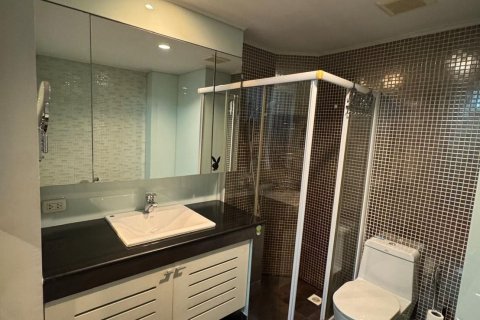 Condominio de 3 dormitorios en Chatuchak, Bangkok, Tailandia № 157878 - foto 11