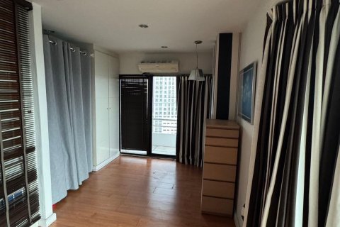 Condominio de 3 dormitorios en Chatuchak, Bangkok, Tailandia № 157878 - foto 7