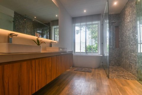 Chalet de 3 dormitorios en Phuket, Tailandia № 191212 - foto 17