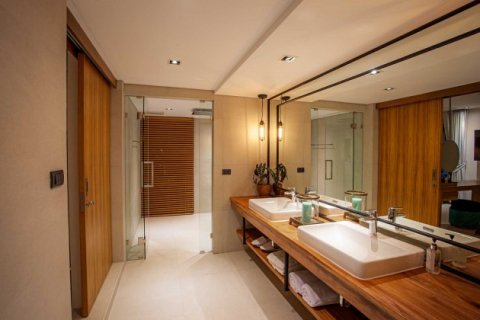Chalet de 3 dormitorios en Bang Tao, Tailandia № 191217 - foto 8
