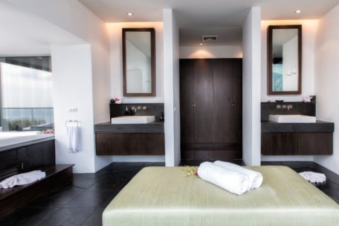 Chalet de 6 dormitorios en Surin Beach, Tailandia № 191214 - foto 11