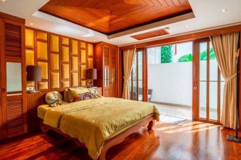 Chalet de 4 dormitorios en Surin Beach, Tailandia № 191213 - foto 9
